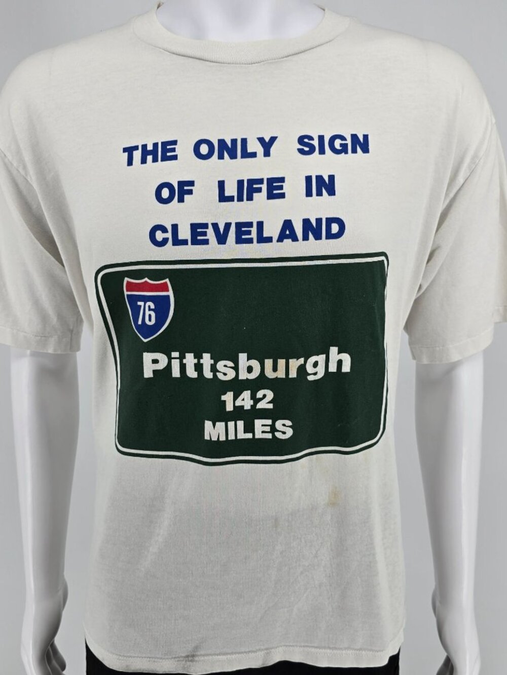Vintage Early 1990s Jerzees "The Only Sign of Life In Cleveland" T-Shirt (XL)